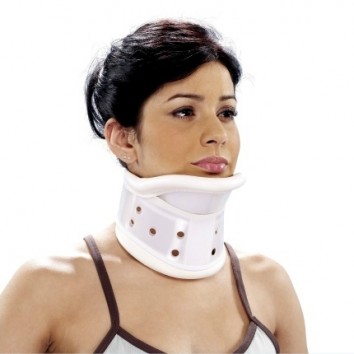 DELUXE PLASTIC CERVICAL COLLAR 5104